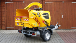 Powerful chipper with diesel engine on braked chassis (25 HP) LS 160 DWB (2021)